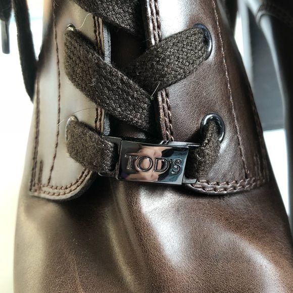 || TOD’S || Leather Heeled Lace Booties - Picture 5 of 8